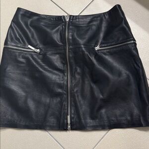 Black Leather Mini Skirt with side pockets (zipper) large